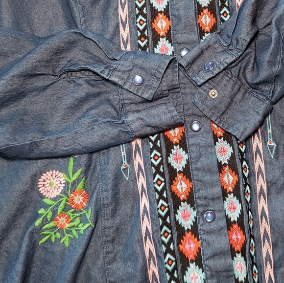 Home Folk Floral Aztec Embroidered Denim Shirt - Picture 6 of 8